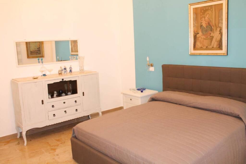 A Casa Di Enza B&B Palermo Bagian luar foto