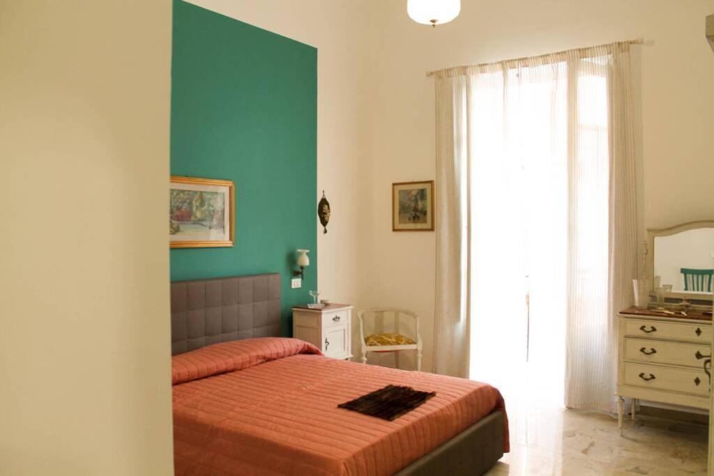 A Casa Di Enza B&B Palermo Bagian luar foto