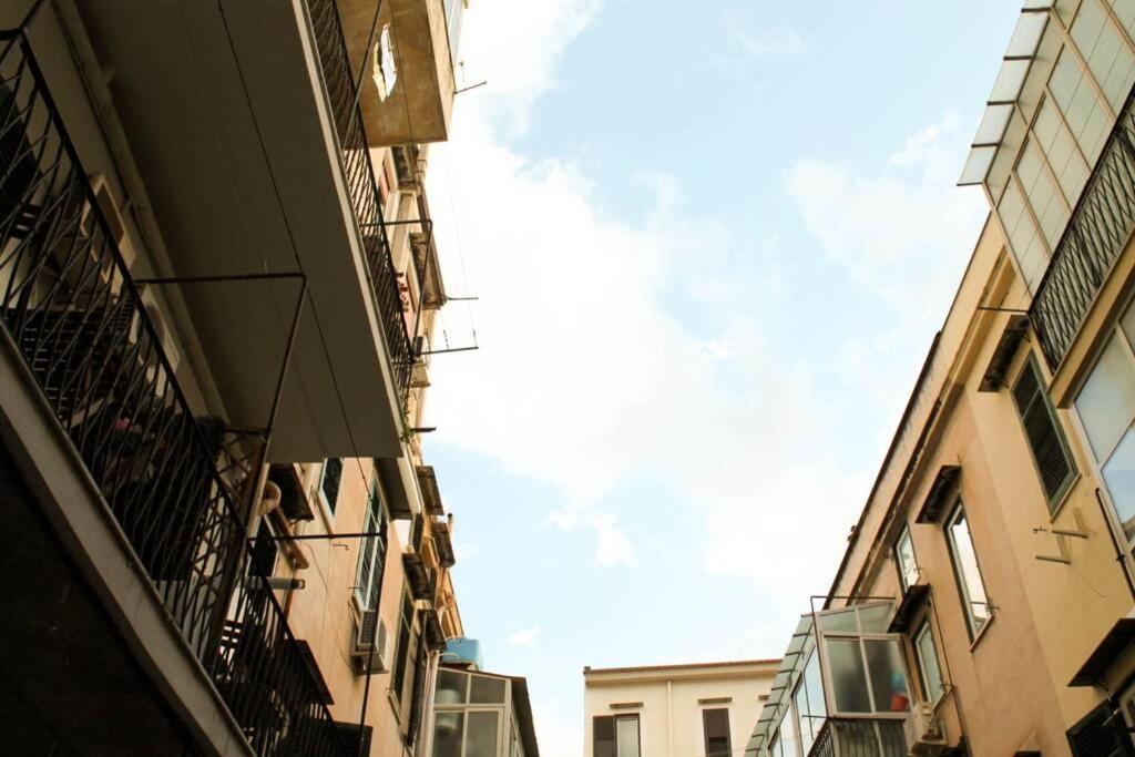 A Casa Di Enza B&B Palermo Bagian luar foto