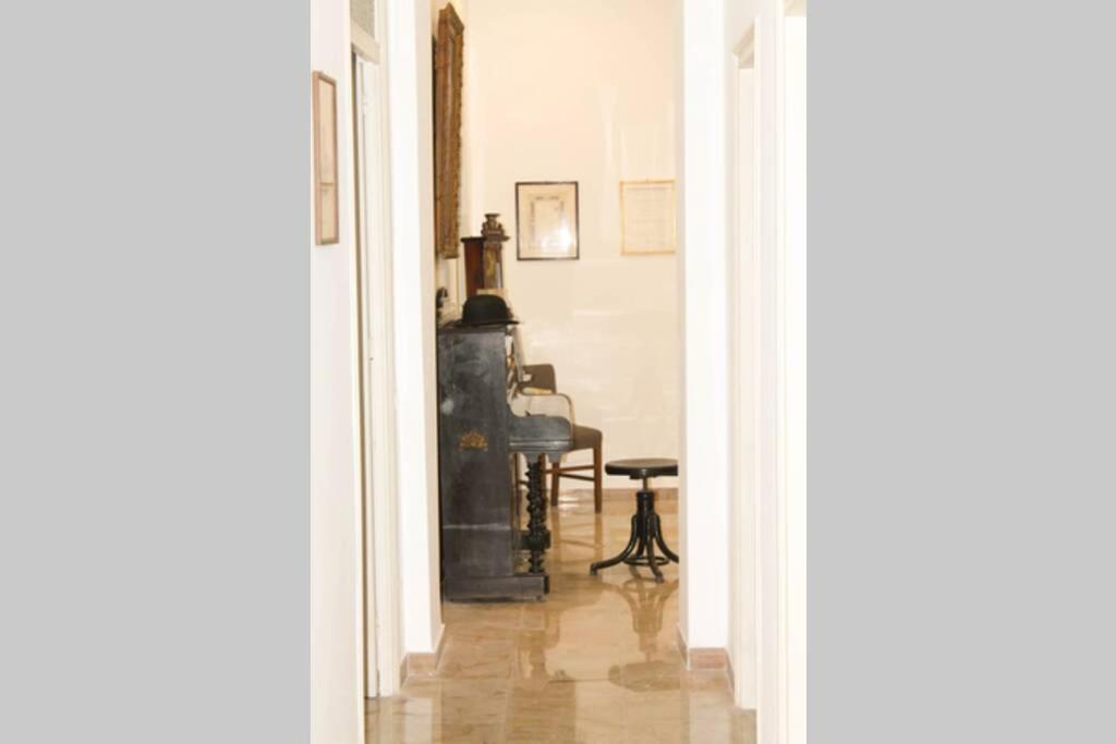 A Casa Di Enza B&B Palermo Bagian luar foto